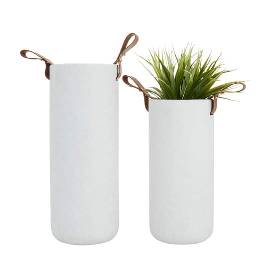 CosmoLiving by Cosmopolitan White Stoneware Contemporary Vase, 15" x 12"